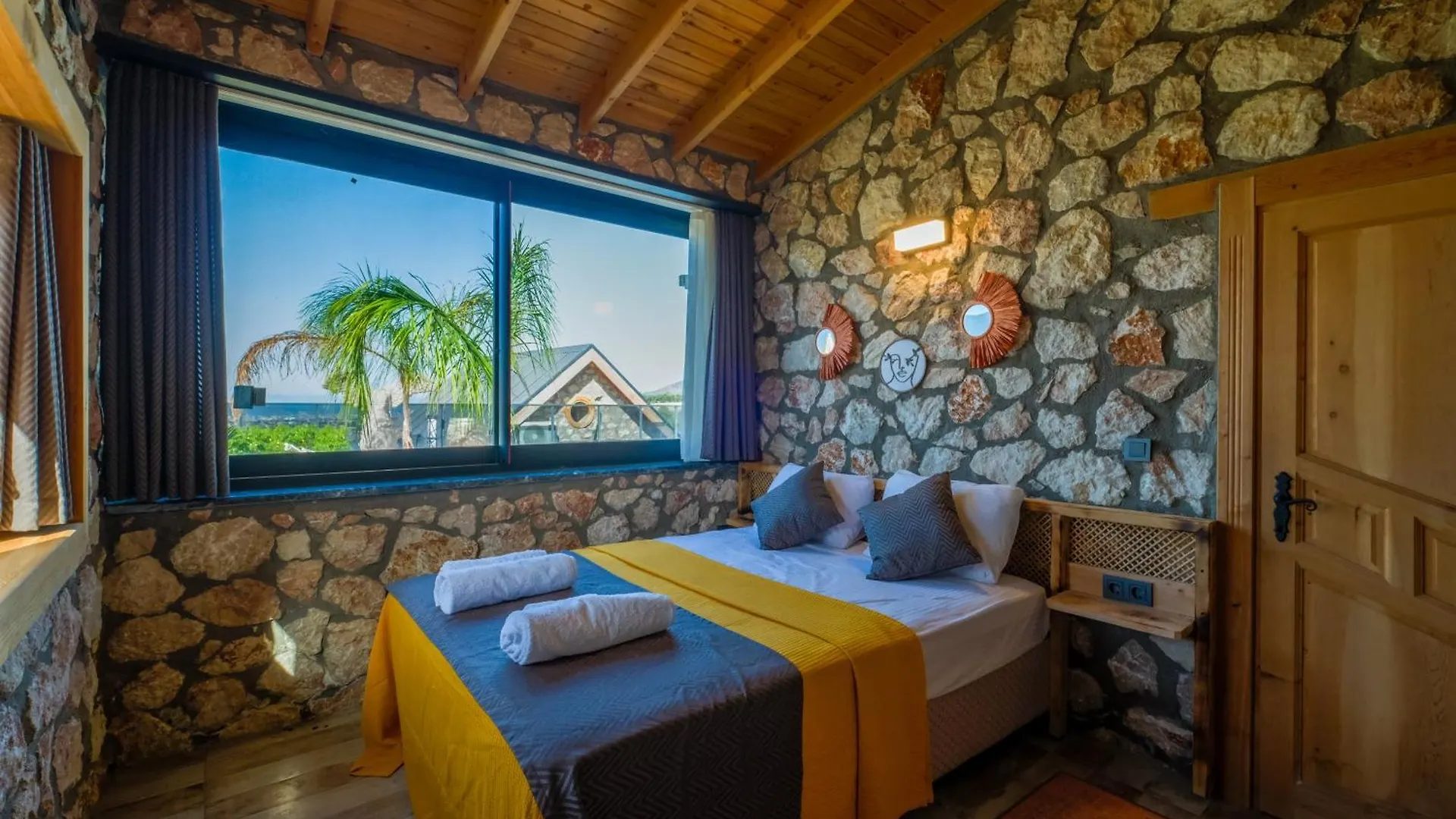 Lueks Dinlenme Selale Kaydirak Havuzu Manzaralar Villa Fethiye
