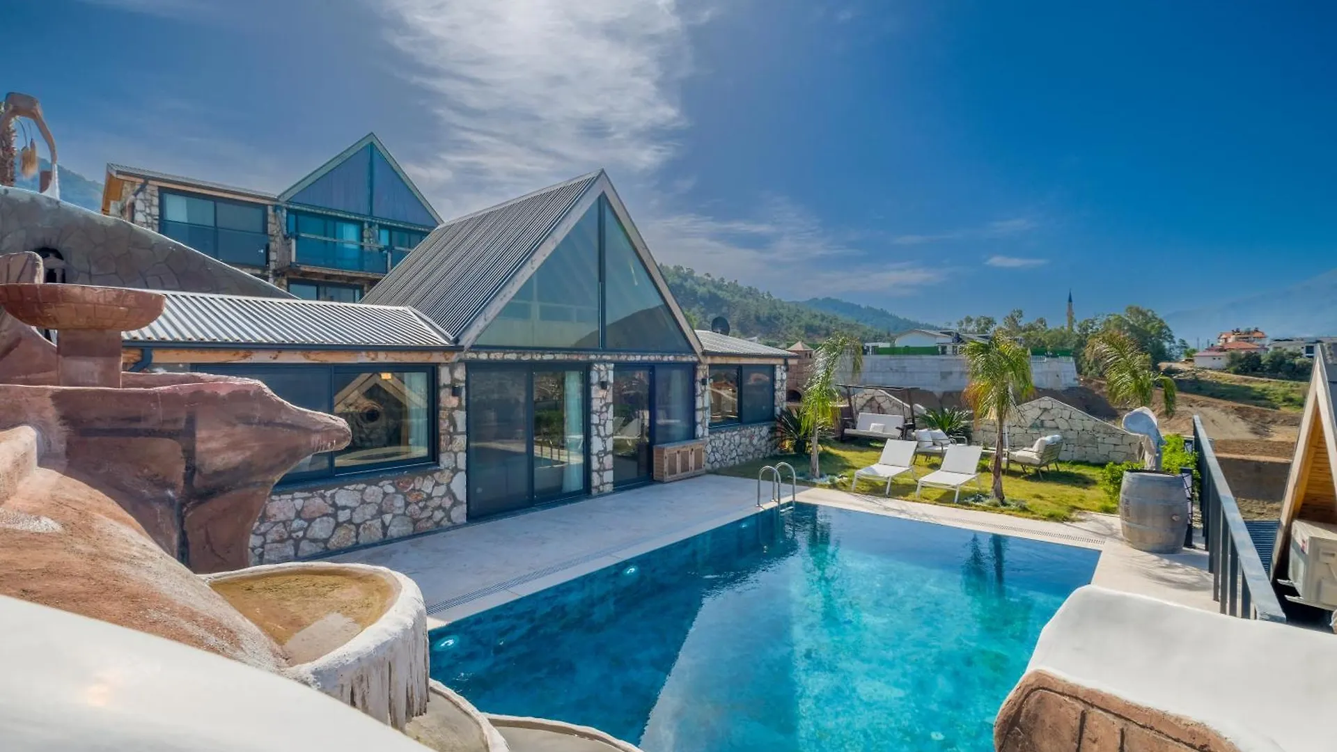 Lueks Dinlenme Selale Kaydirak Havuzu Manzaralar Villa Fethiye 0*,