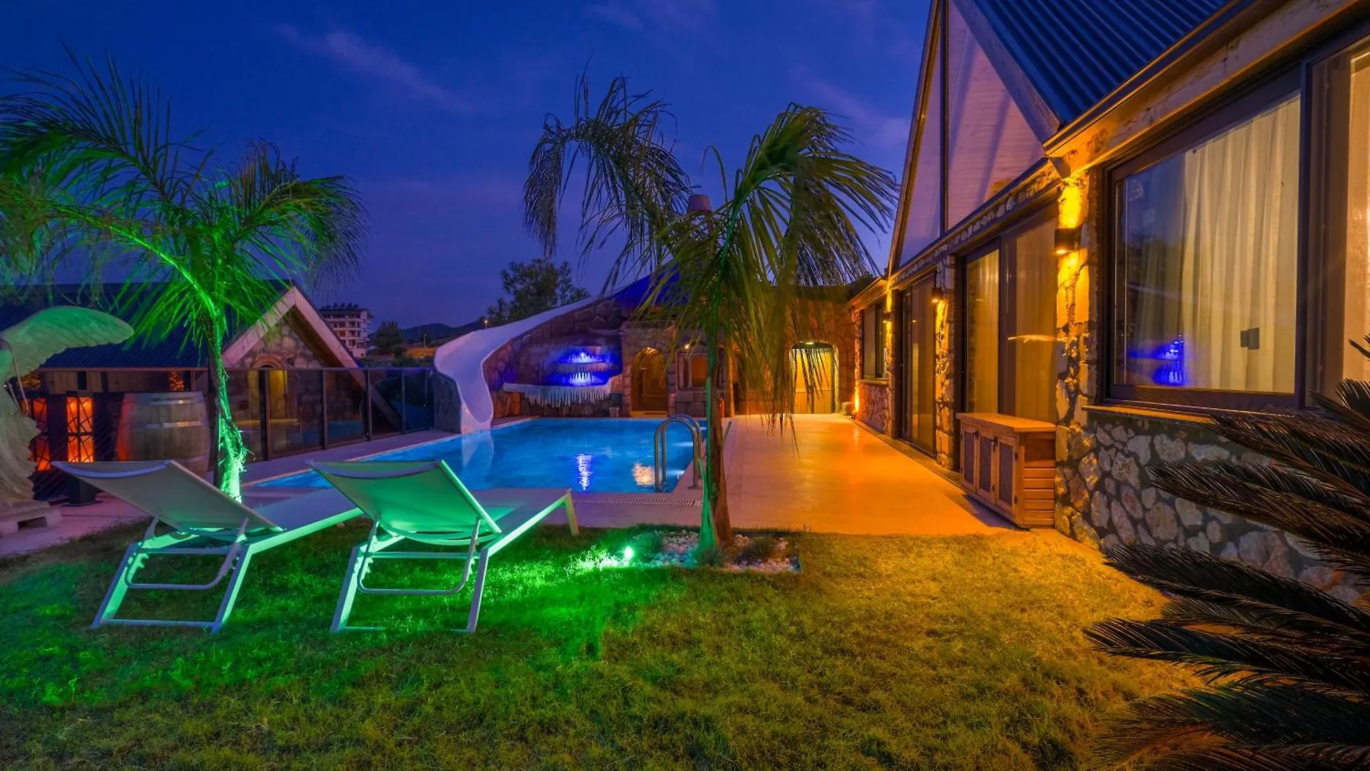 Lueks Dinlenme Selale Kaydirak Havuzu Manzaralar Villa Fethiye Turkey