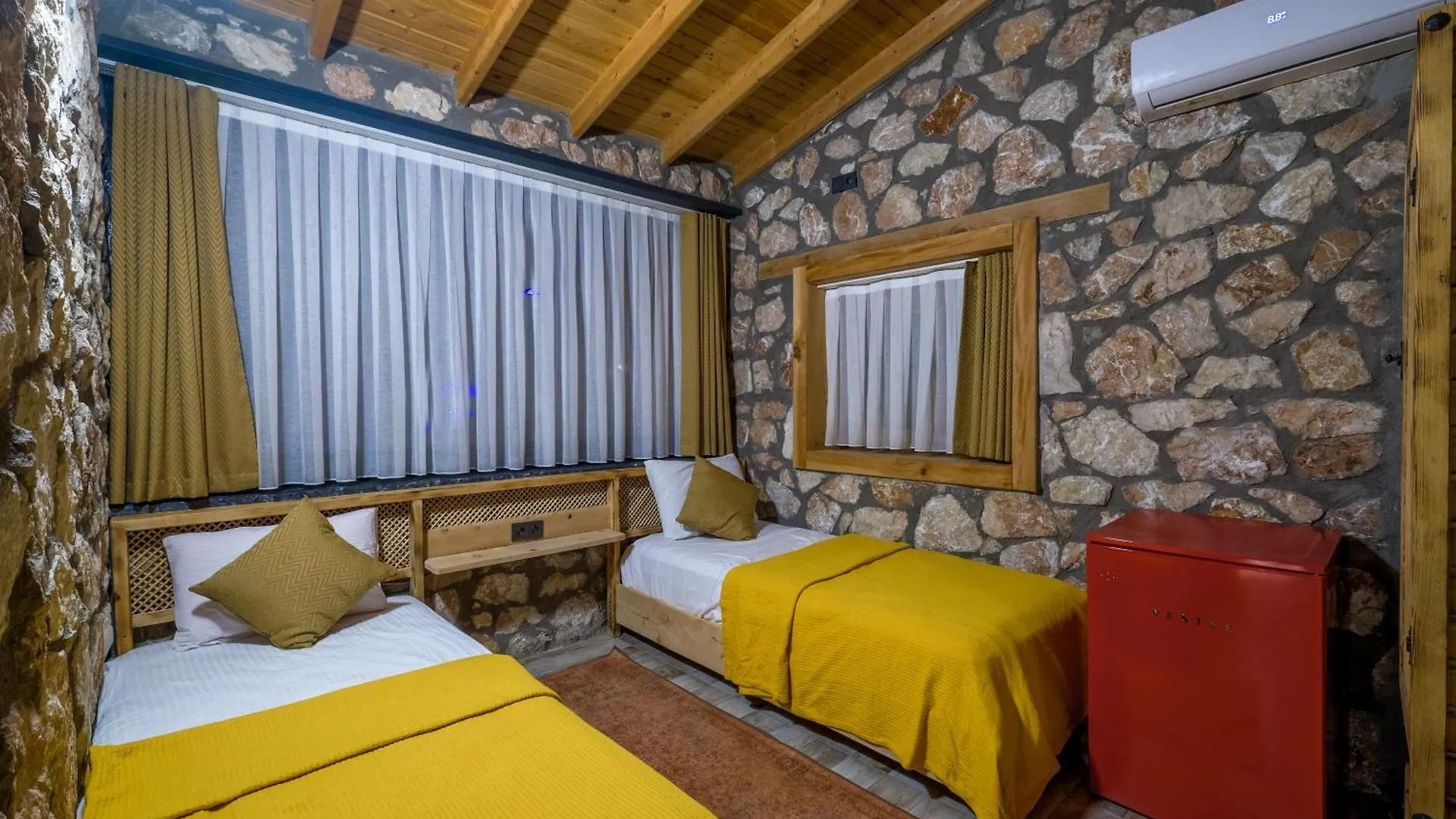 Lueks Dinlenme Selale Kaydirak Havuzu Manzaralar Villa Fethiye 0*,  Turkey