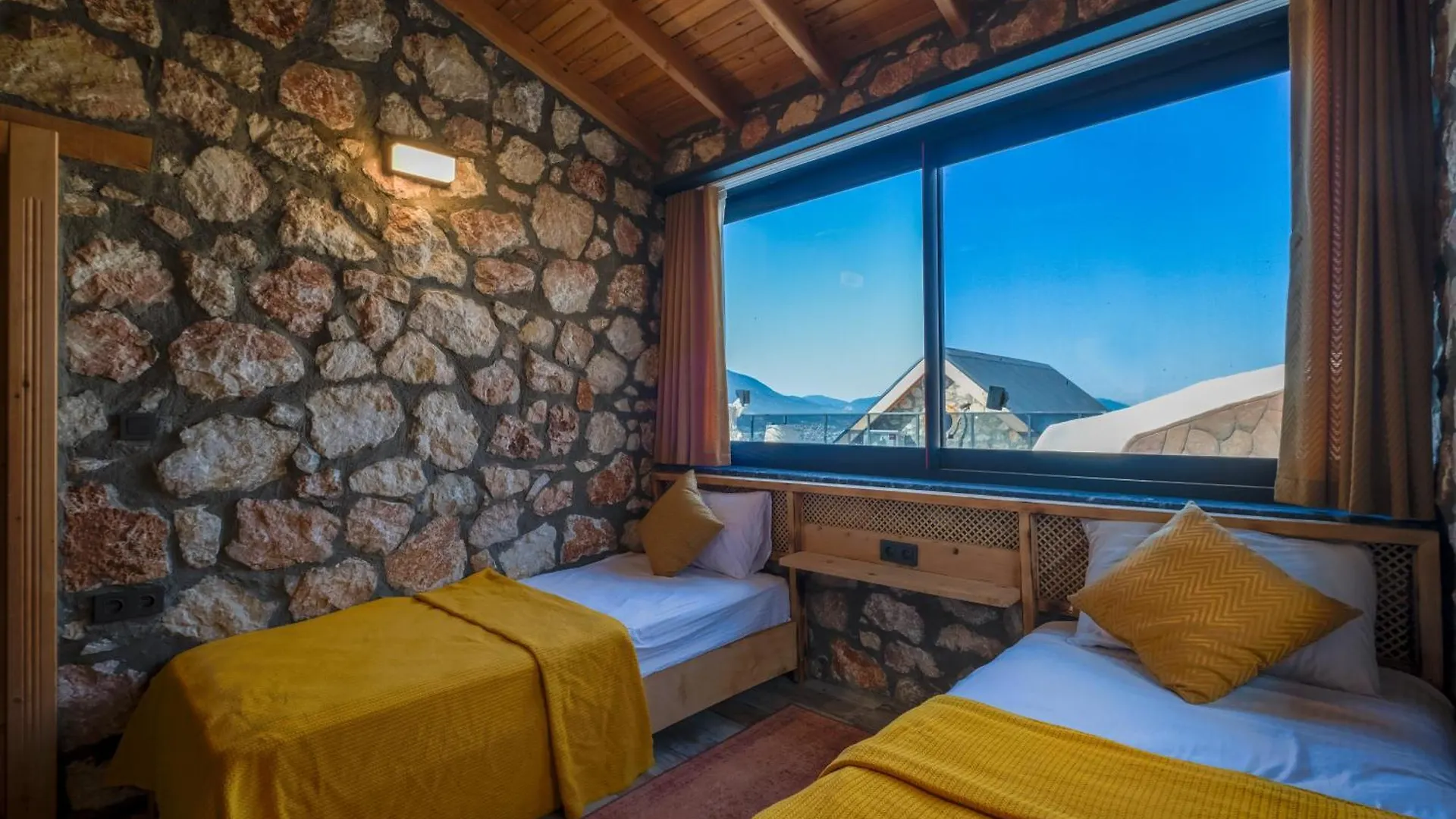 Lueks Dinlenme Selale Kaydirak Havuzu Manzaralar Villa Fethiye