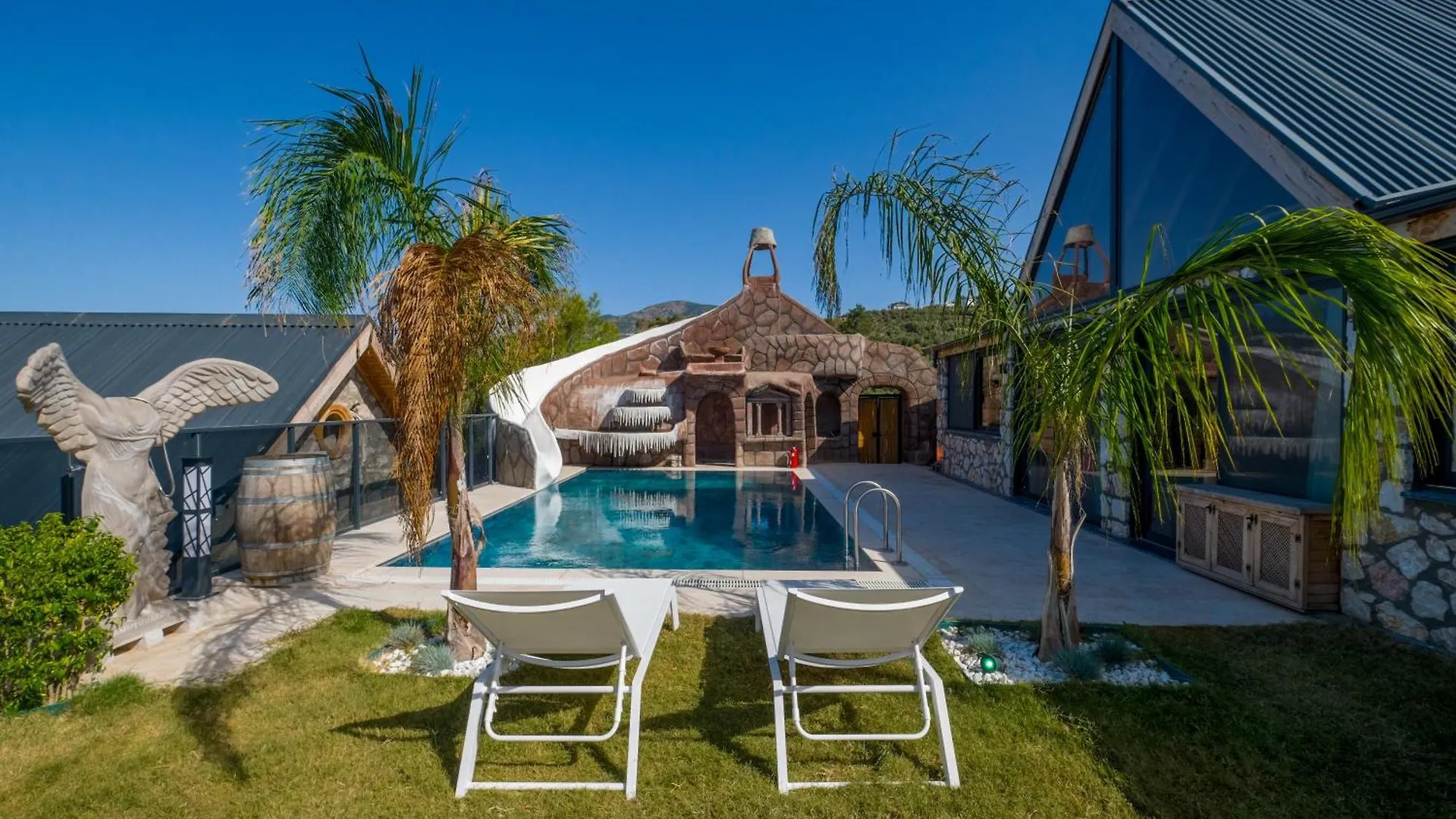 Lueks Dinlenme Selale Kaydirak Havuzu Manzaralar Villa Fethiye Turkey