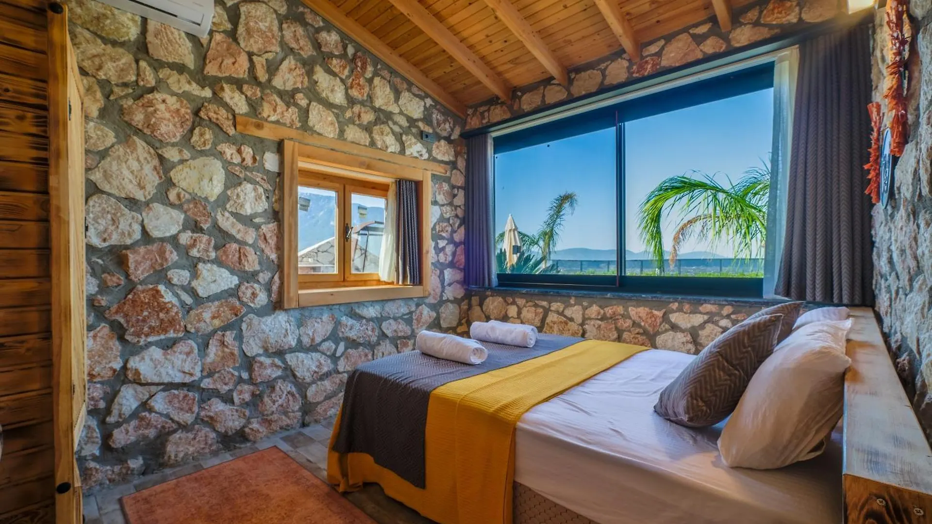 Villa Lueks Dinlenme Selale Kaydirak Havuzu Manzaralar Fethiye