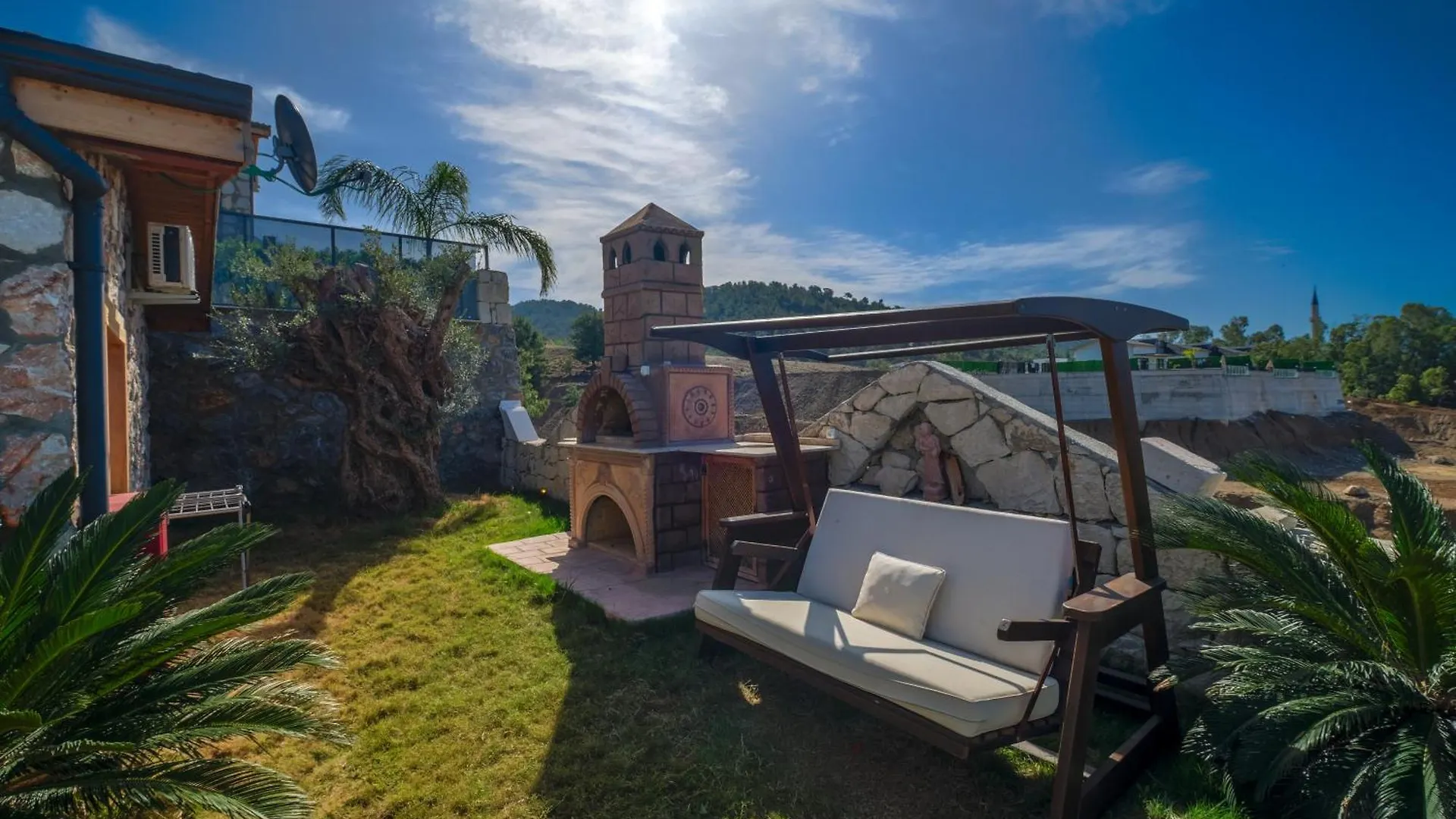 Lueks Dinlenme Selale Kaydirak Havuzu Manzaralar Villa Fethiye Turkey