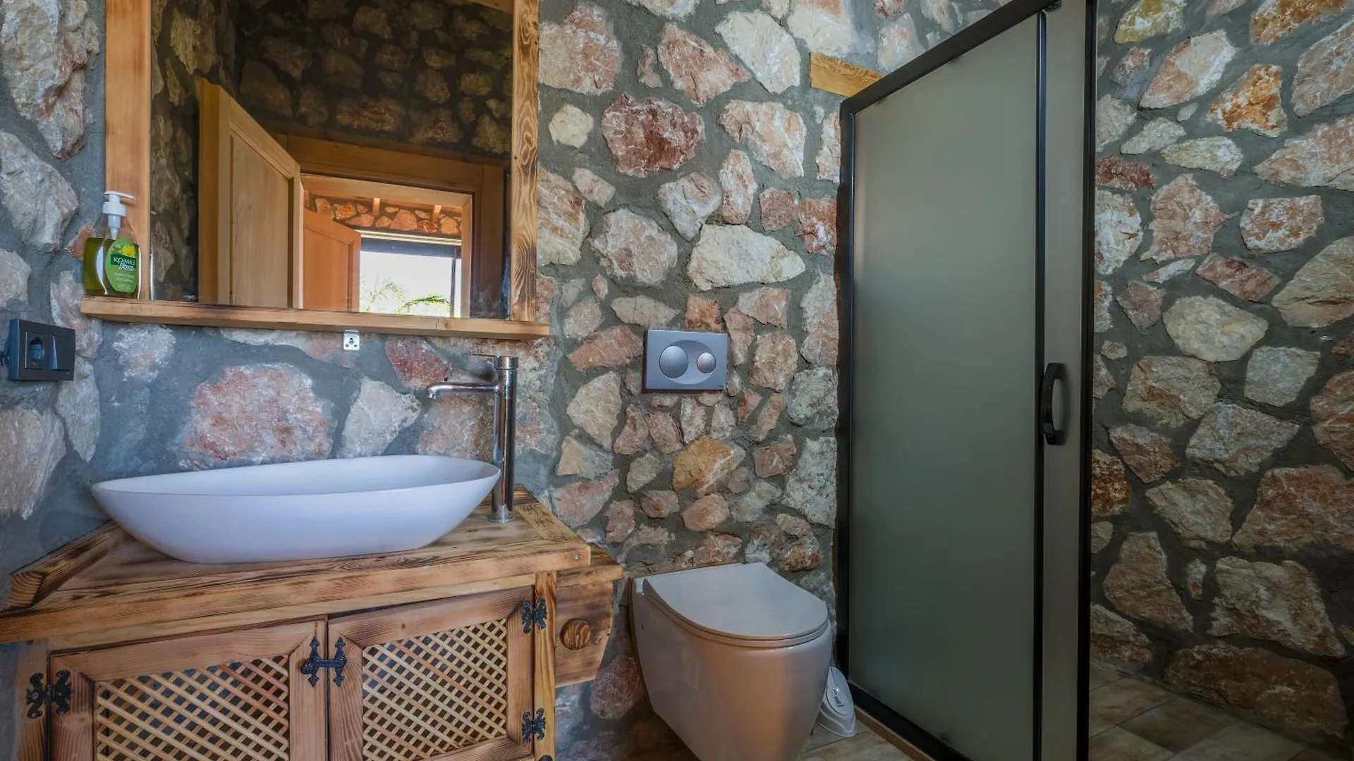 Lueks Dinlenme Selale Kaydirak Havuzu Manzaralar Villa Fethiye Turkey